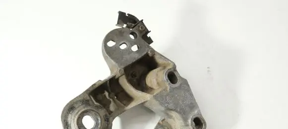 Audi A4 S4 B6 8E 8H Engine mounting bracket 8E0199352