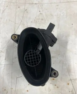 BMW 5 E39 Mass air flow meter 0928400468 7787076 1362