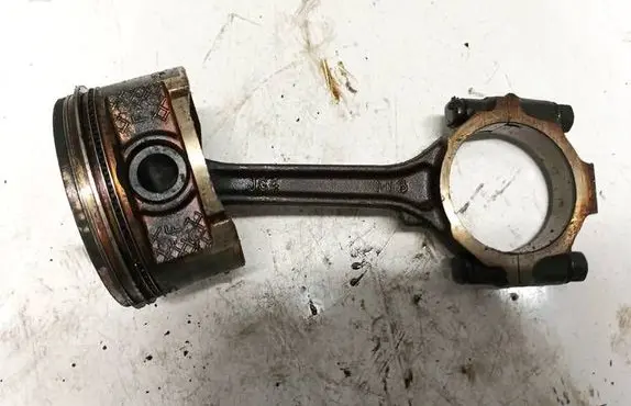 Chrysler Voyager Piston with connecting rod 4654355