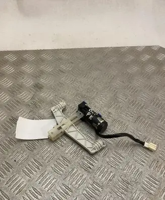 Mercedes-Benz GLC X253 C253 Seat adjustment motor A0009107708