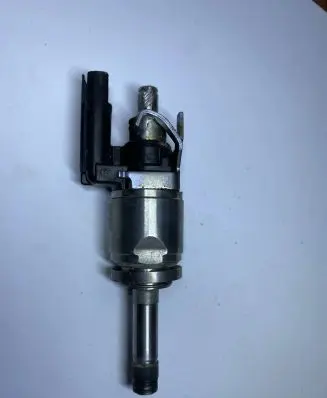 Volvo XC90 Fuel injector 31336653 V132371HAA