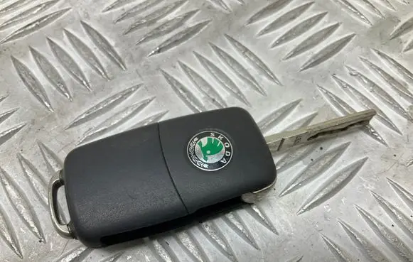 Skoda Yeti (5L) Ignition key/card 3T0837202C