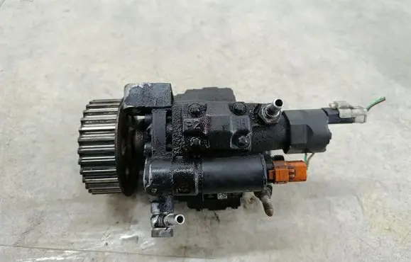 Renault Laguna III Fuel injection high pressure pump H82286029