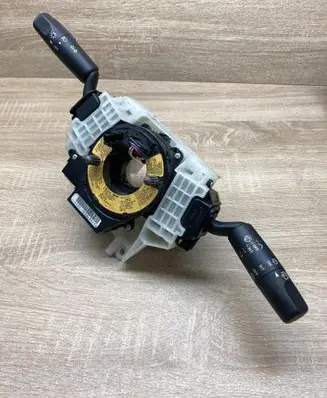 Mazda 5 Wiper turn signal indicator stalk/switch CC4317E672