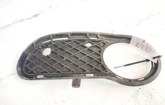 Mercedes-Benz C W203 Front bumper lower grill