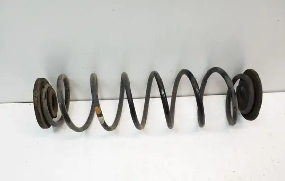 Volkswagen Jetta VI Rear coil spring
