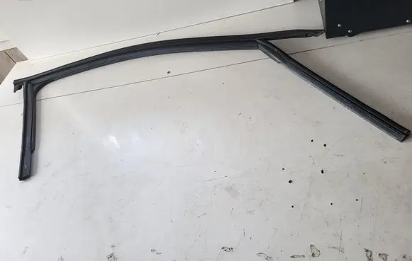 Audi A3 S3 8V Rubber seal front door (on door) 8V4837440A
