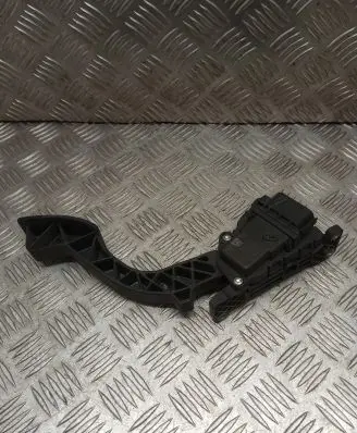 Mazda 3 I Accelerator throttle pedal 4M519F836AH 6PV00864101