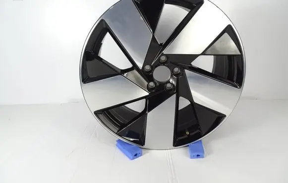 Volvo XC40 Original wheel cap 32143630