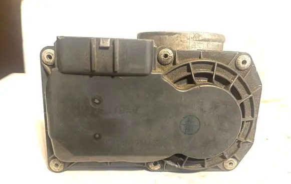 Toyota RAV 4 (XA30) Throttle body valve 2203037050 0C15 B2231