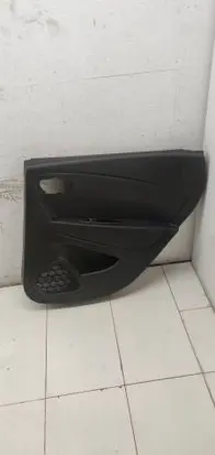Renault Captur Rear door card panel trim