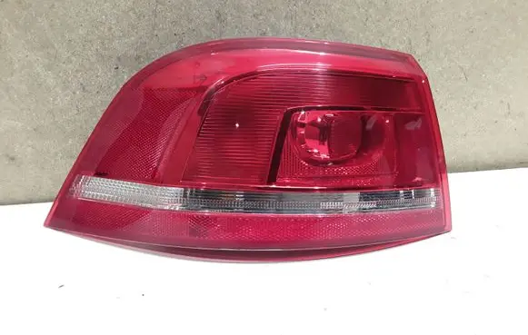 Volkswagen PASSAT B7 Rear/tail lights 3AF945095E