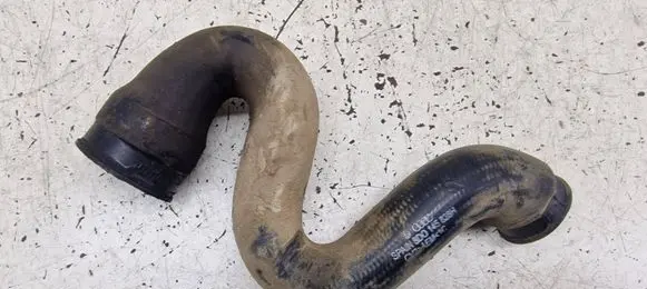 Volkswagen PASSAT B5.5 Intercooler hose/pipe 8D0145828H