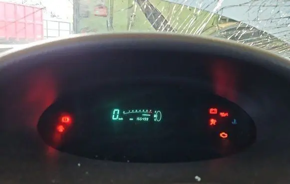 Speedometer (instrument cluster)