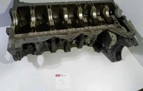 BMW 5 E60 E61 Engine block 77373806