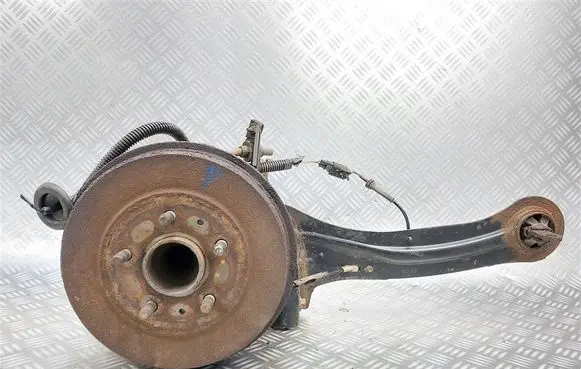 Ford Focus Stub axle AV615500AC