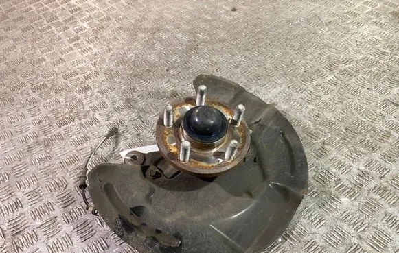 Ford Mustang VI Front wheel hub FR3C3108A