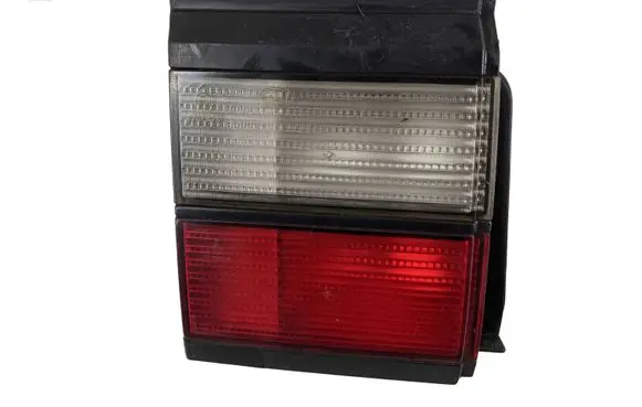 Volkswagen PASSAT B3 Tailgate rear/tail lights 357945107
