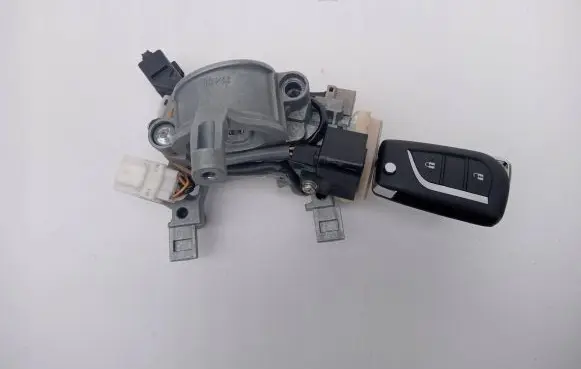 Mitsubishi Pajero Sport II Ignition lock 033-7120