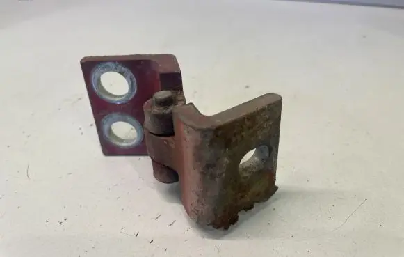 Volkswagen Transporter - Caravelle T4 Front door lower hinge 