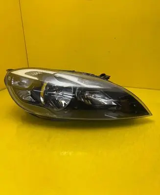 Volvo V40 Headlight/headlamp 31420004