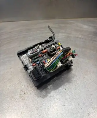 Peugeot Partner Fuse module 9666700380
