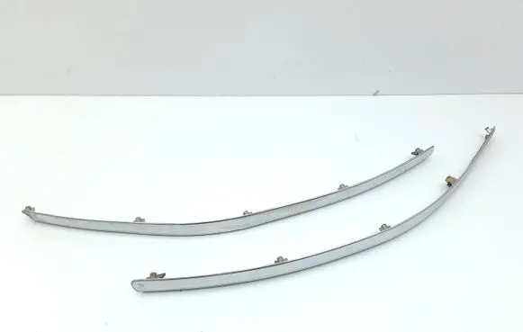 Front bumper splitter molding