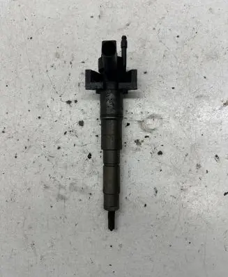 BMW 7 E65 E66 Fuel injector 779272107
