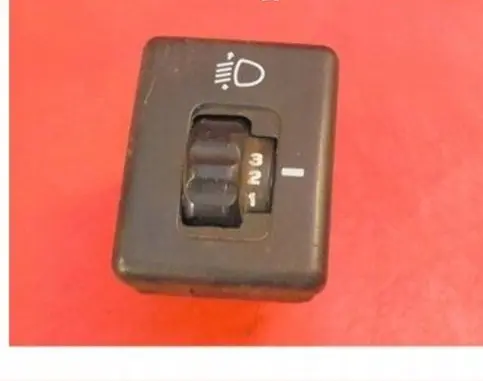 Hyundai Accent Headlight level height control switch