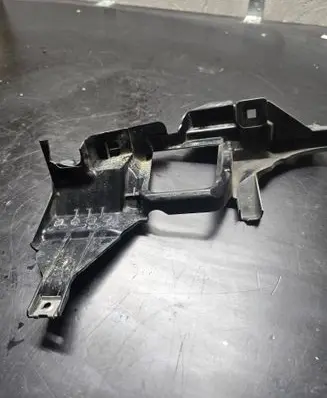 BMW 7 E65 E66 Headlight/headlamp mounting bracket 