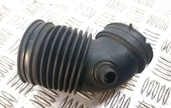 BMW 1 E81 E87 Air intake hose/pipe 7527068