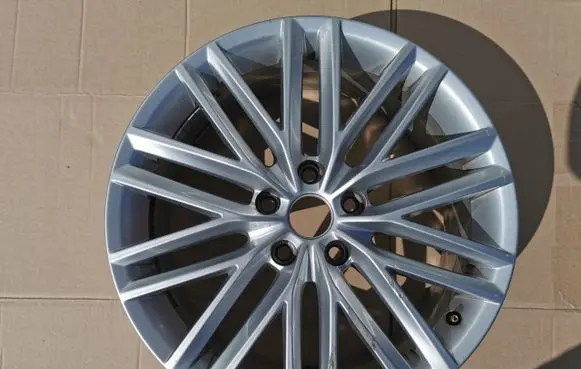 Seat Ateca R18 alloy rim 575601025D