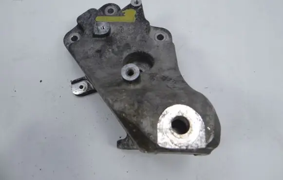 Maserati Ghibli Engine mounting bracket 670004865