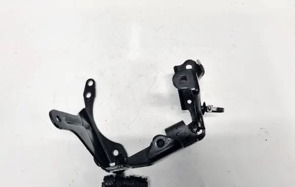 Ford Focus Engine mounting bracket AV6Q9A072AB AV6Q-9A072-AB
