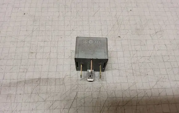 Volkswagen Transporter - Caravelle T5 Other relay 141951253B 20240072