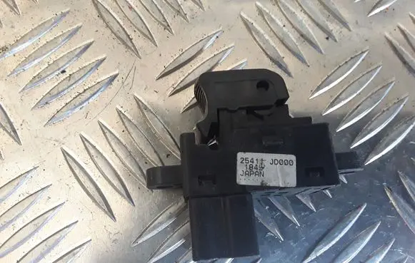 Nissan Qashqai Other devices 25411JD000
