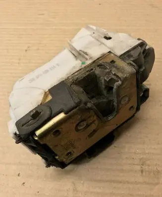 Seat Cordoba (6K) Rear door lock 6K4839016B