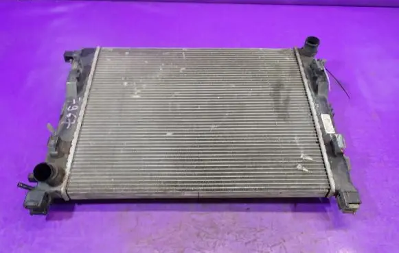 Dacia Sandero Coolant radiator 214100078R