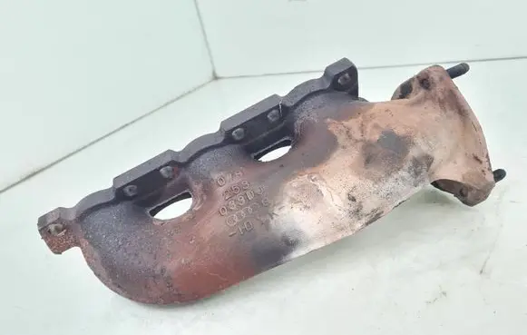 Audi A4 S4 B6 8E 8H Exhaust manifold 078253033DJ
