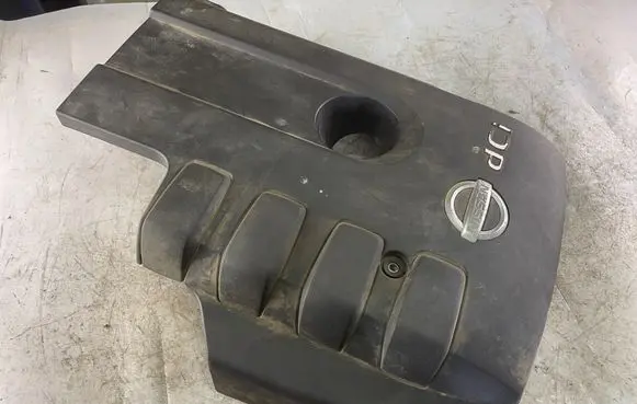 Nissan Navara D40 Engine cover (trim) 6896294 6898423