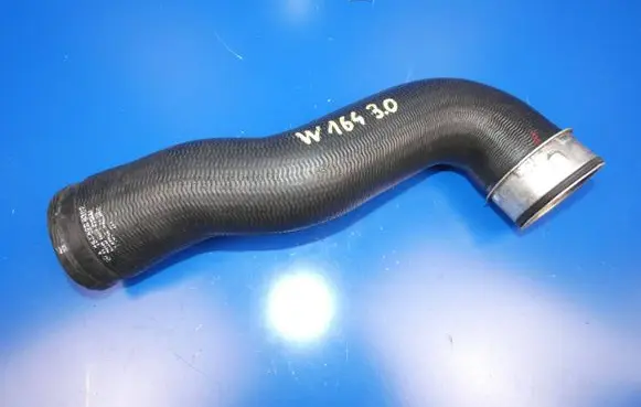 Mercedes-Benz ML W164 Intercooler hose/pipe A1645280382