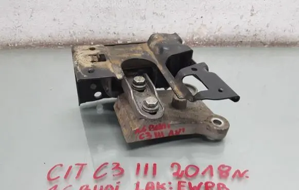 Citroen C3 Gearbox mounting bracket