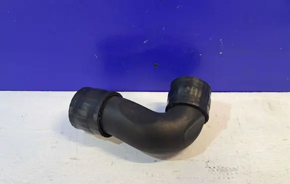 Volvo XC90 Intercooler hose/pipe 30696253