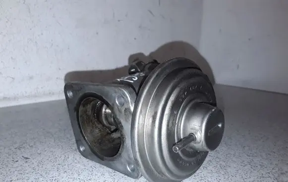 BMW 3 E90 E91 EGR valve 7791480
