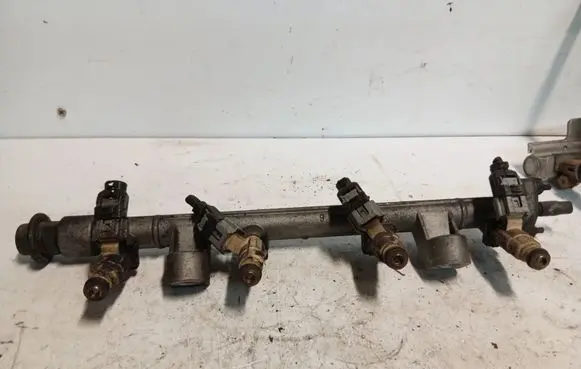 Hyundai Coupe Fuel injector supply line/pipe 0260960018