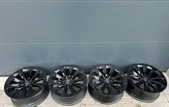 Tesla Model S R12 alloy rim 105933700A
