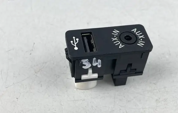 Mini One - Cooper F56 F55 AUX in-socket connector 9229246