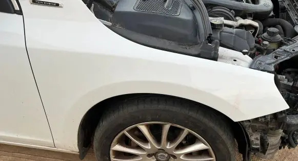 Volvo V60 Fender