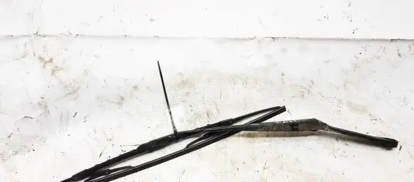 Alfa Romeo 156 Front wiper blade arm