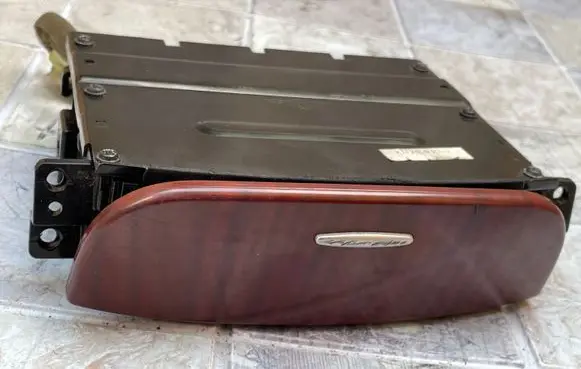 Hyundai Santa Fe Dashboard storage box/compartment K7F26